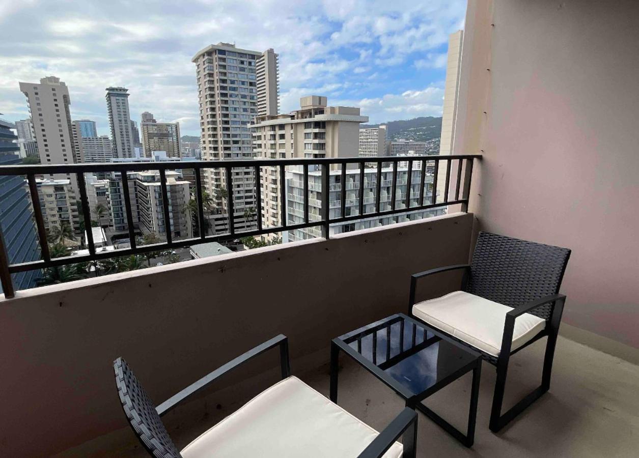1414- Heart Of Waikiki With Kitchen - Free Parking - City View 檀香山 外观 照片