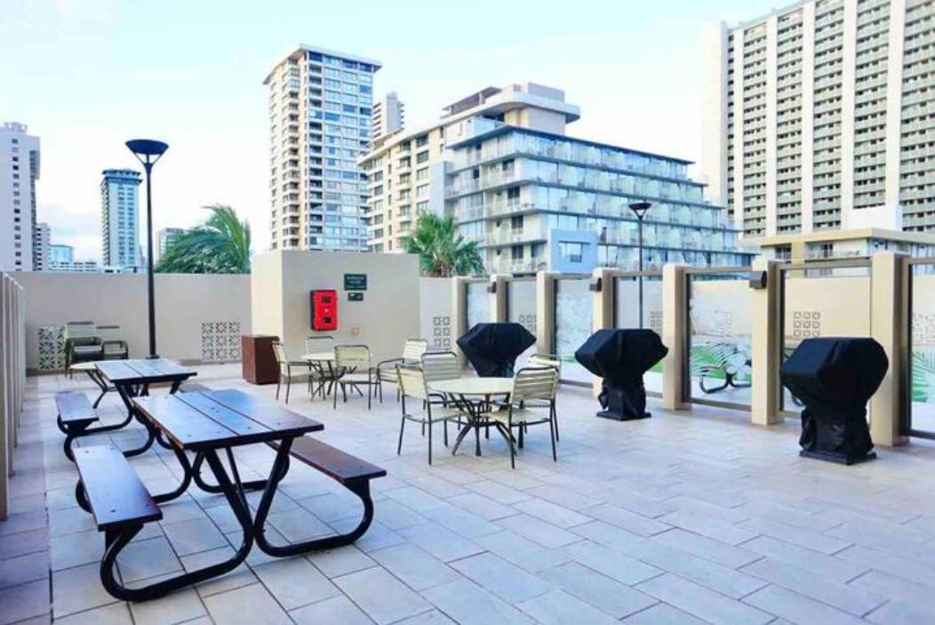 1414- Heart Of Waikiki With Kitchen - Free Parking - City View 檀香山 外观 照片